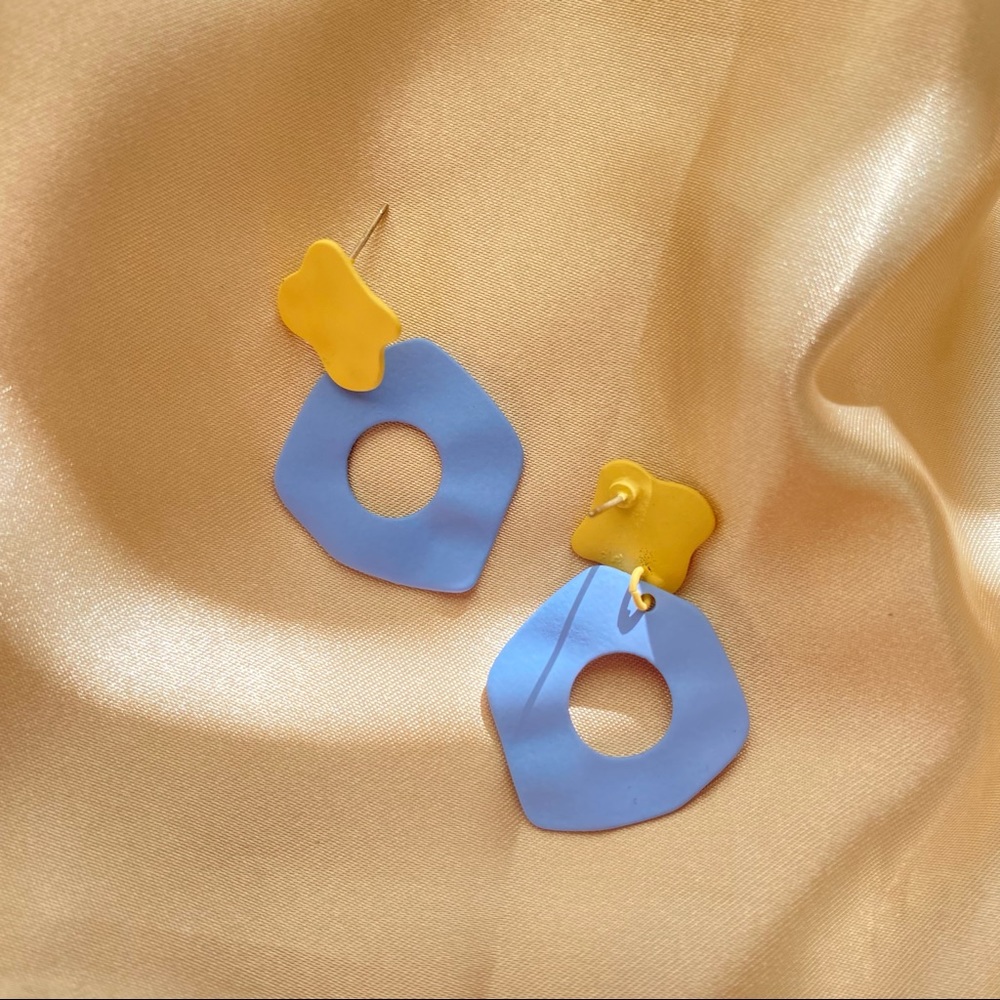 ❤️‍🔥𝕤𝕒𝕝𝕖❤️‍🔥🦋last pair 💖polygon blue art earrings - Picture 2 of 6